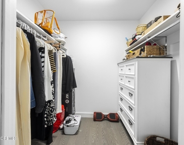 15 Morris Avenue - Photo Thumbnail 14