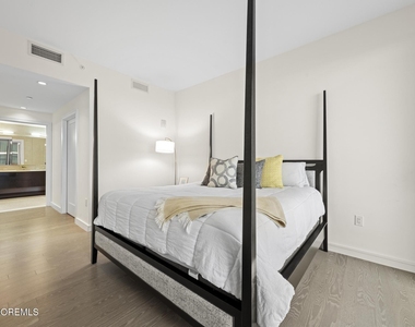 15 Morris Avenue - Photo Thumbnail 13