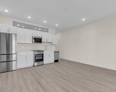 19 Carr Avenue - Photo Thumbnail 5