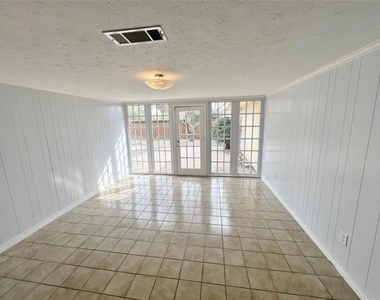 411 High Brook Drive - Photo Thumbnail 9