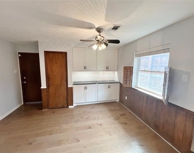 411 High Brook Drive - Photo Thumbnail 13