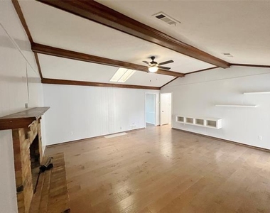 411 High Brook Drive - Photo Thumbnail 8