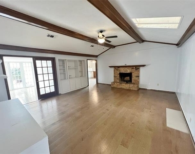 411 High Brook Drive - Photo Thumbnail 6