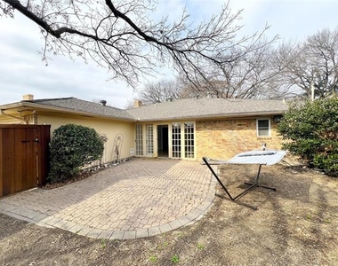 411 High Brook Drive - Photo Thumbnail 2