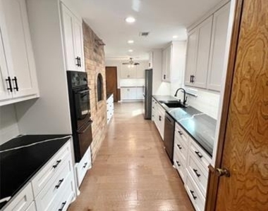 411 High Brook Drive - Photo Thumbnail 11