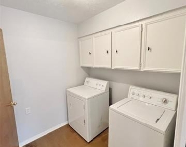 411 High Brook Drive - Photo Thumbnail 15