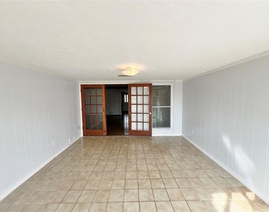 411 High Brook Drive - Photo Thumbnail 10