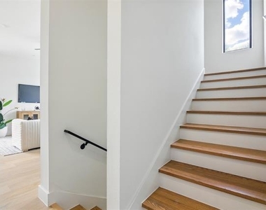 430 E 8th - Photo Thumbnail 22