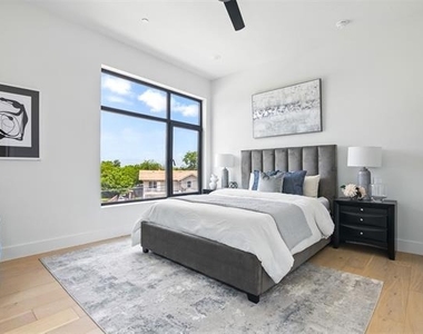 430 E 8th - Photo Thumbnail 19