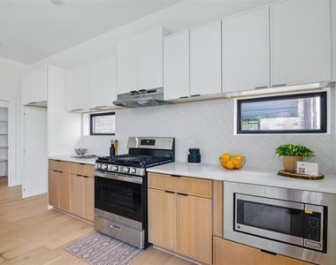 430 E 8th - Photo Thumbnail 11