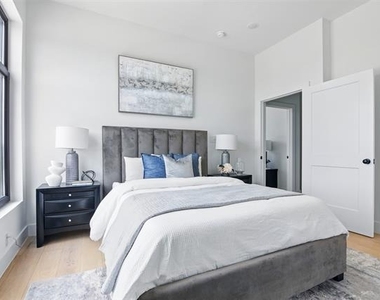 430 E 8th - Photo Thumbnail 18