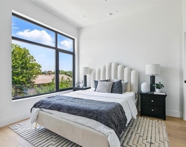 430 E 8th - Photo Thumbnail 17
