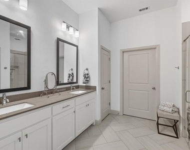 1029 3rd Street - Photo Thumbnail 10