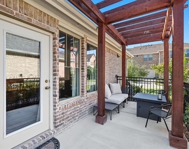 1029 3rd Street - Photo Thumbnail 16