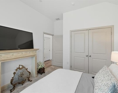 1029 3rd Street - Photo Thumbnail 12