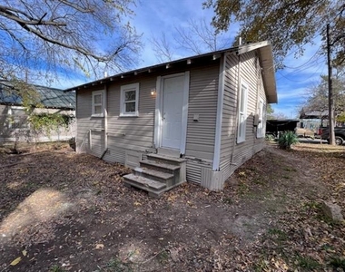 504 Lamar Street - Photo Thumbnail 6