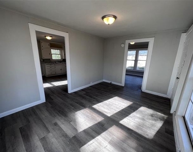 504 Lamar Street - Photo Thumbnail 1