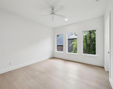 6244 Richmond Avenue - Photo Thumbnail 24