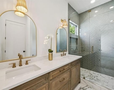 6244 Richmond Avenue - Photo Thumbnail 29