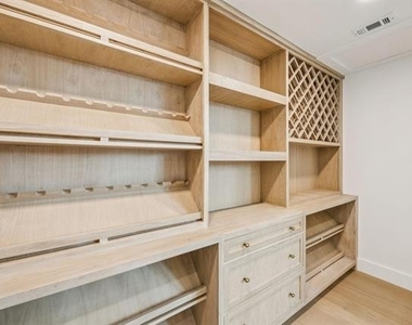 6244 Richmond Avenue - Photo Thumbnail 9