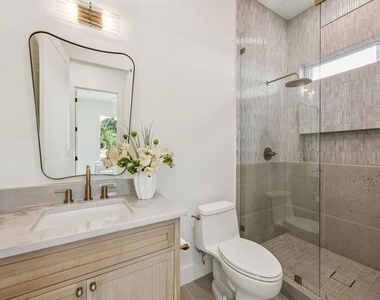 6244 Richmond Avenue - Photo Thumbnail 19