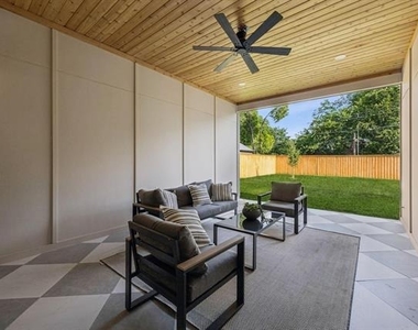 6244 Richmond Avenue - Photo Thumbnail 10