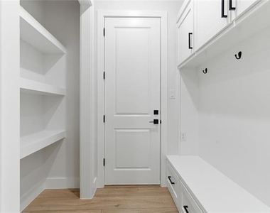 200 Dover Drive - Photo Thumbnail 2