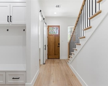 200 Dover Drive - Photo Thumbnail 15