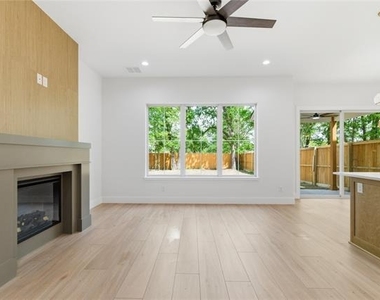 200 Dover Drive - Photo Thumbnail 6