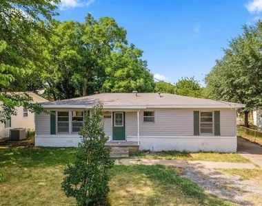 1529 E King Street - Photo Thumbnail 12