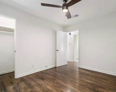 1529 E King Street - Photo Thumbnail 8