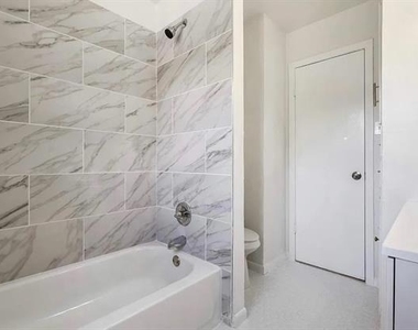 1529 E King Street - Photo Thumbnail 4