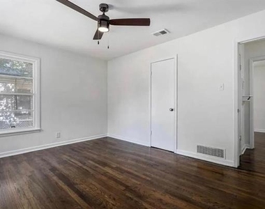 1529 E King Street - Photo Thumbnail 7