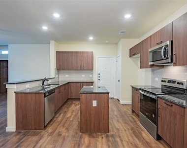656 Wheatfield Drive - Photo Thumbnail 11