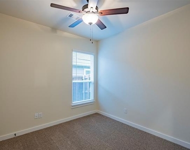 656 Wheatfield Drive - Photo Thumbnail 19