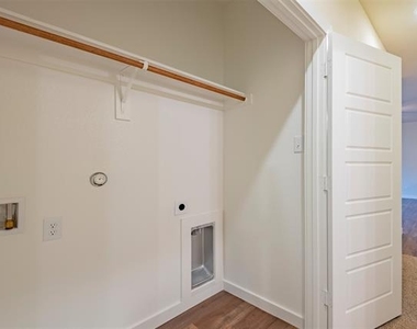 656 Wheatfield Drive - Photo Thumbnail 24