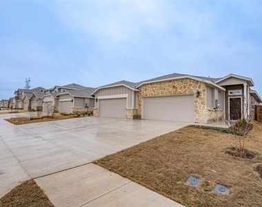656 Wheatfield Drive - Photo Thumbnail 2