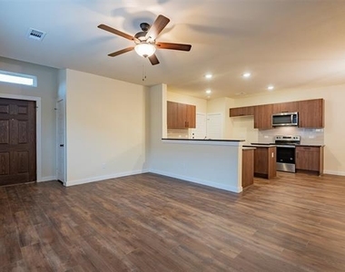 656 Wheatfield Drive - Photo Thumbnail 6