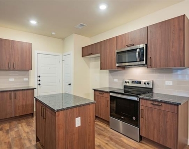 656 Wheatfield Drive - Photo Thumbnail 13