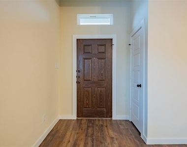 656 Wheatfield Drive - Photo Thumbnail 4