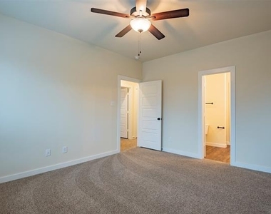 656 Wheatfield Drive - Photo Thumbnail 15