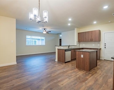 656 Wheatfield Drive - Photo Thumbnail 10