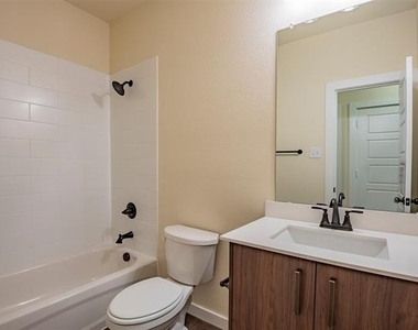 656 Wheatfield Drive - Photo Thumbnail 21
