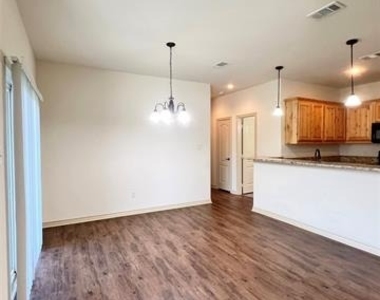214 Lasso Court - Photo Thumbnail 3