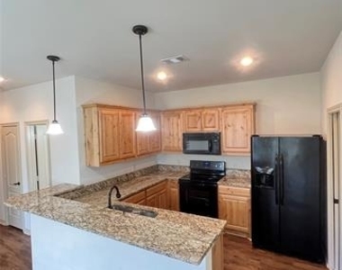 214 Lasso Court - Photo Thumbnail 5