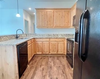 214 Lasso Court - Photo Thumbnail 6