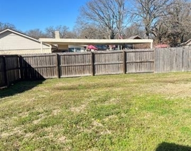 214 Lasso Court - Photo Thumbnail 15