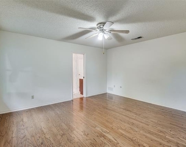 2719 Sunrise Drive - Photo Thumbnail 11