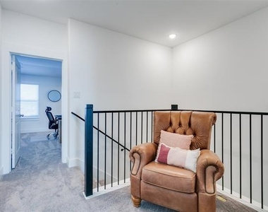 7605 Reis Lane - Photo Thumbnail 23