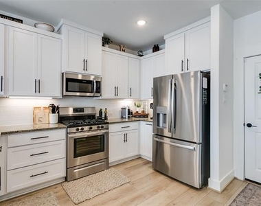 7605 Reis Lane - Photo Thumbnail 10